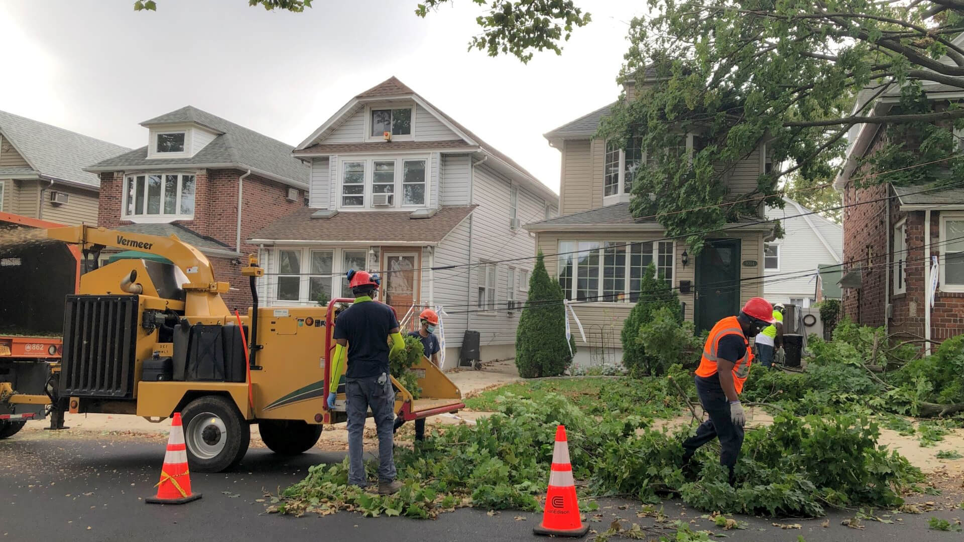 Cleanup after La Niña weather