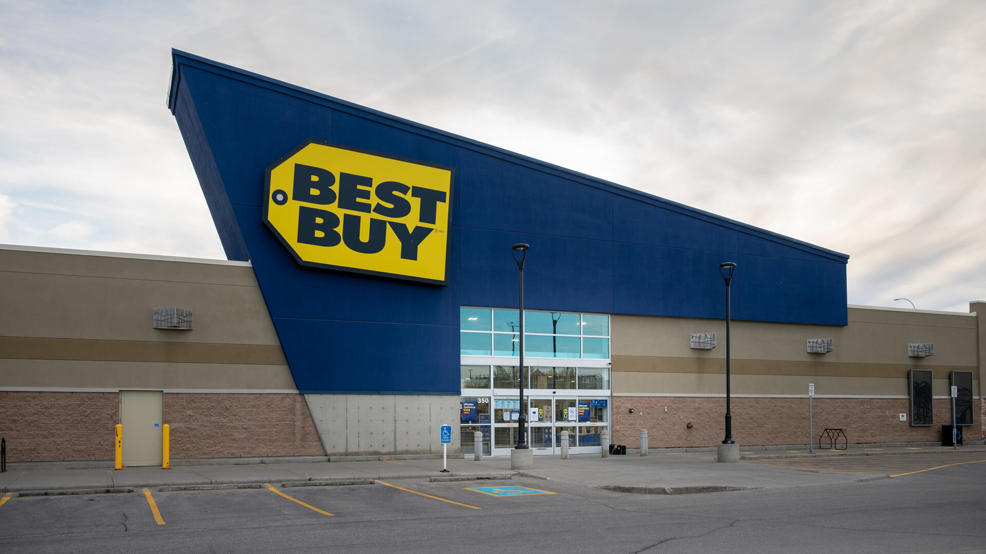 Use the Best Buy Trade In calculator to save on electronics