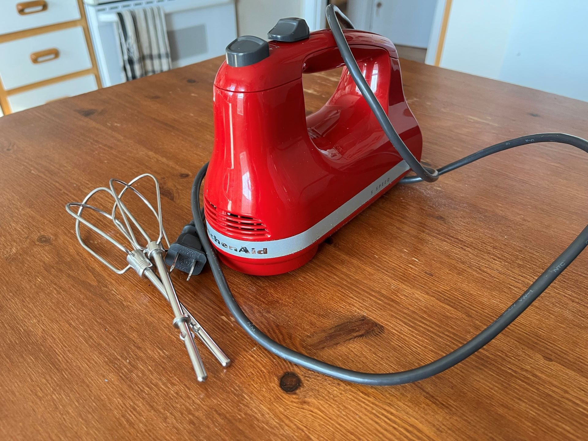 KitchenAid - 9-Speed Hand Mixer - Empire Red