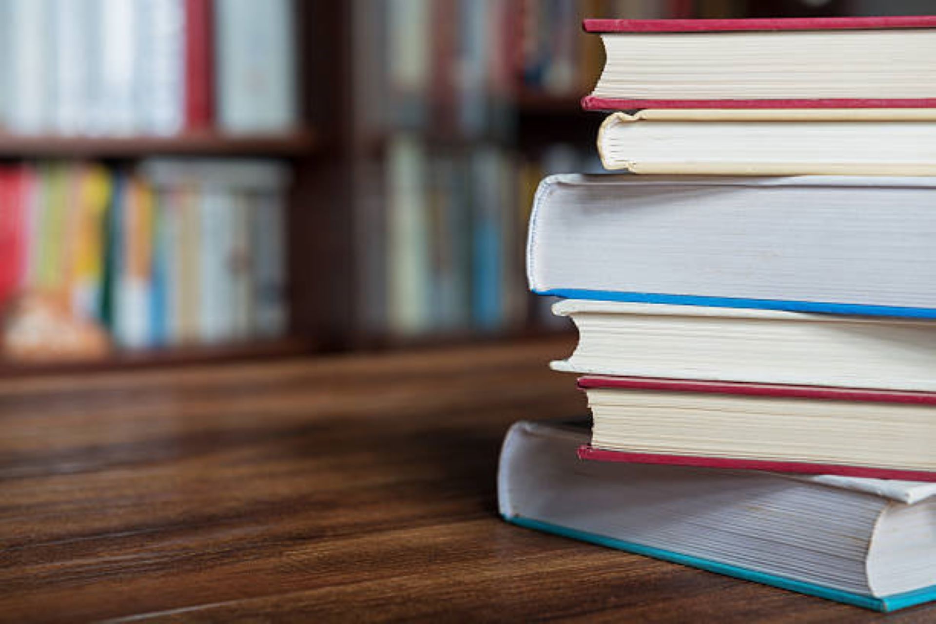 Literally every college student needs to know about this hack for making money off old textbooks