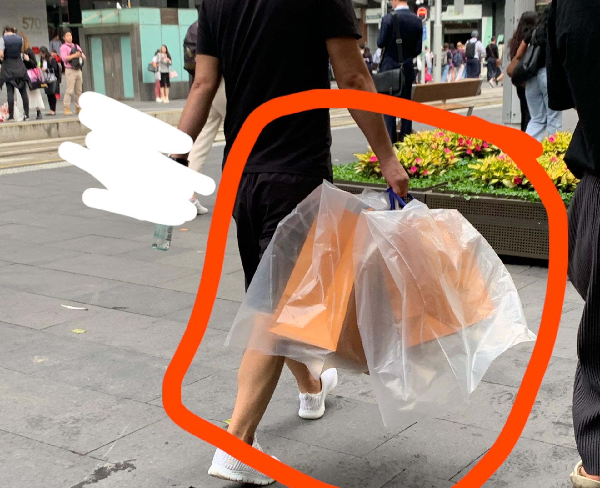 Carrying paper shopping bags in the RAIN 😐 : r/mildlyinfuriating