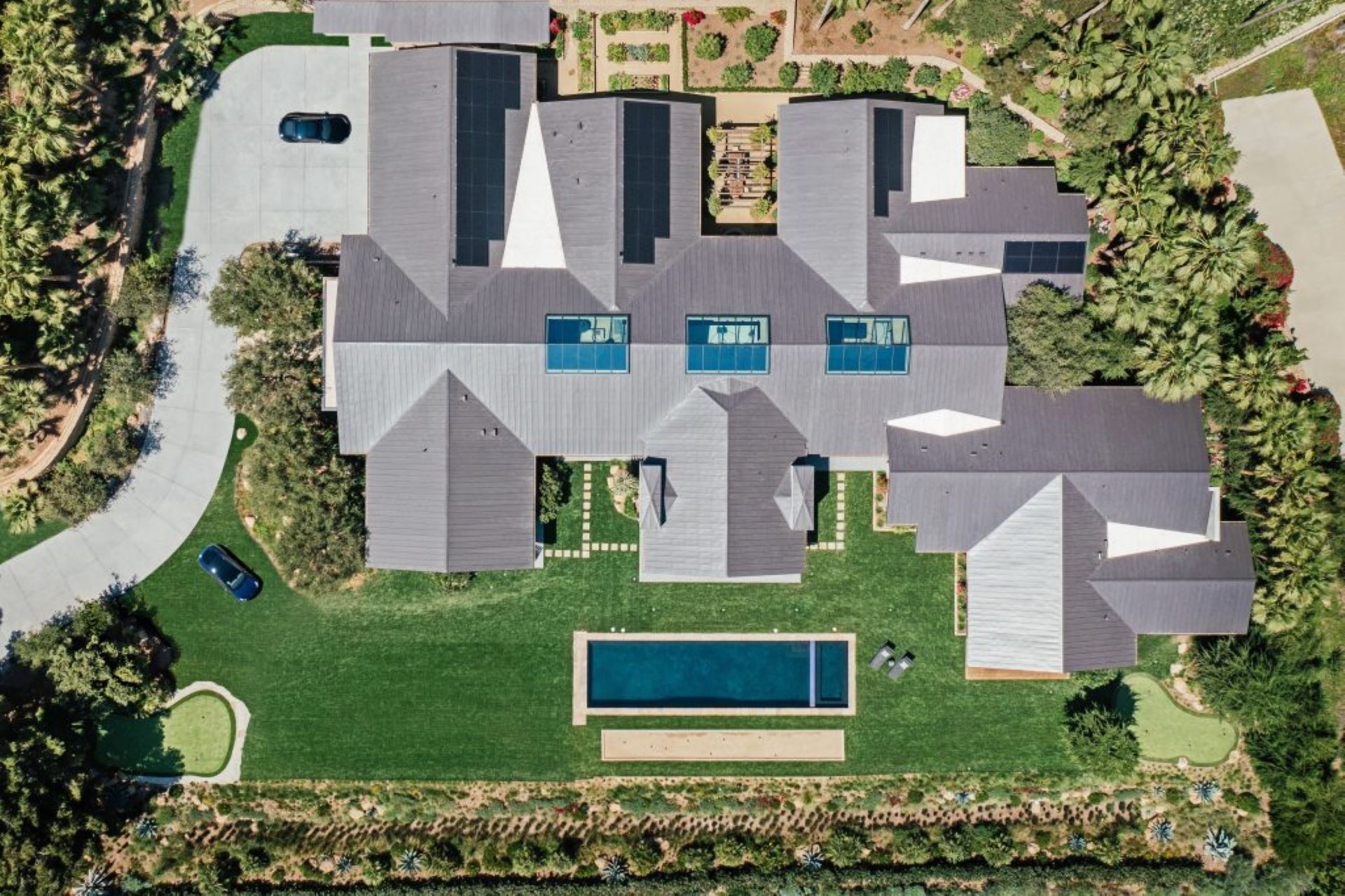 This outrageous $32 million home has a special, surprising feature — and it's all thanks to a Tesla-made battery