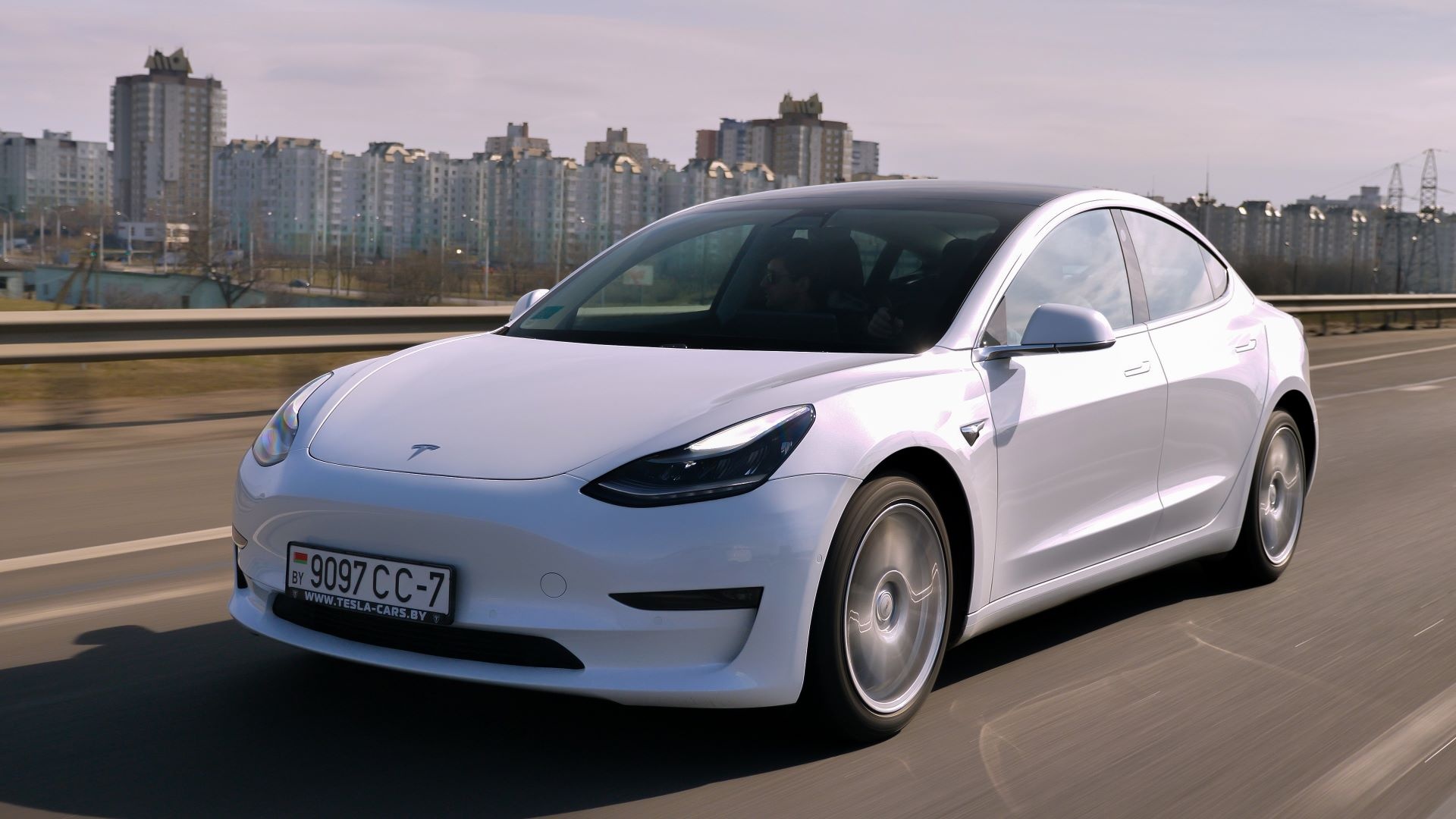 3 Compelling Reasons To Wait And Buy The Tesla Model 3 Project