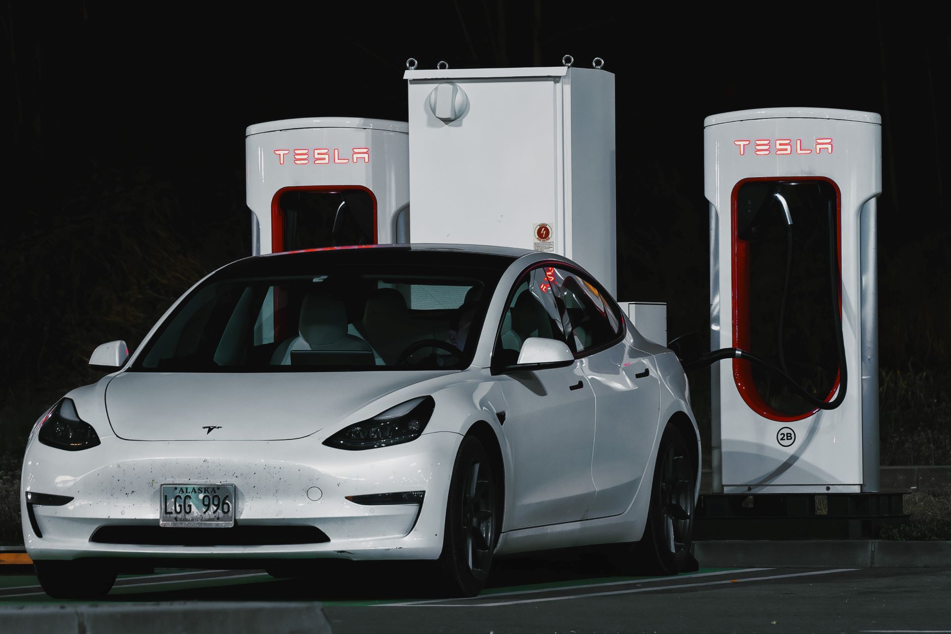 Tesla Model Y and Model 3 win Kelley Blue Book Award