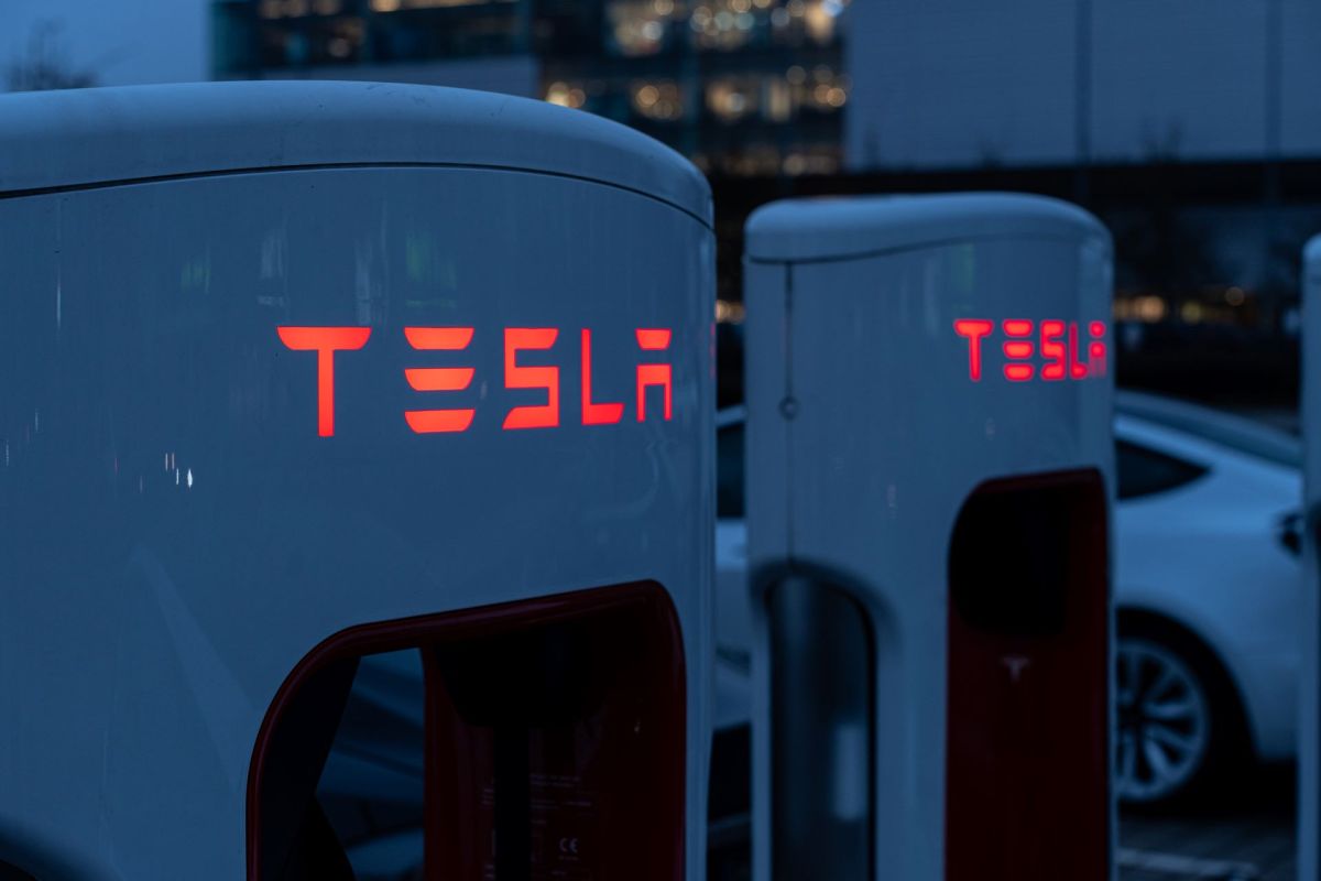 Tesla fully-electric SUV charger