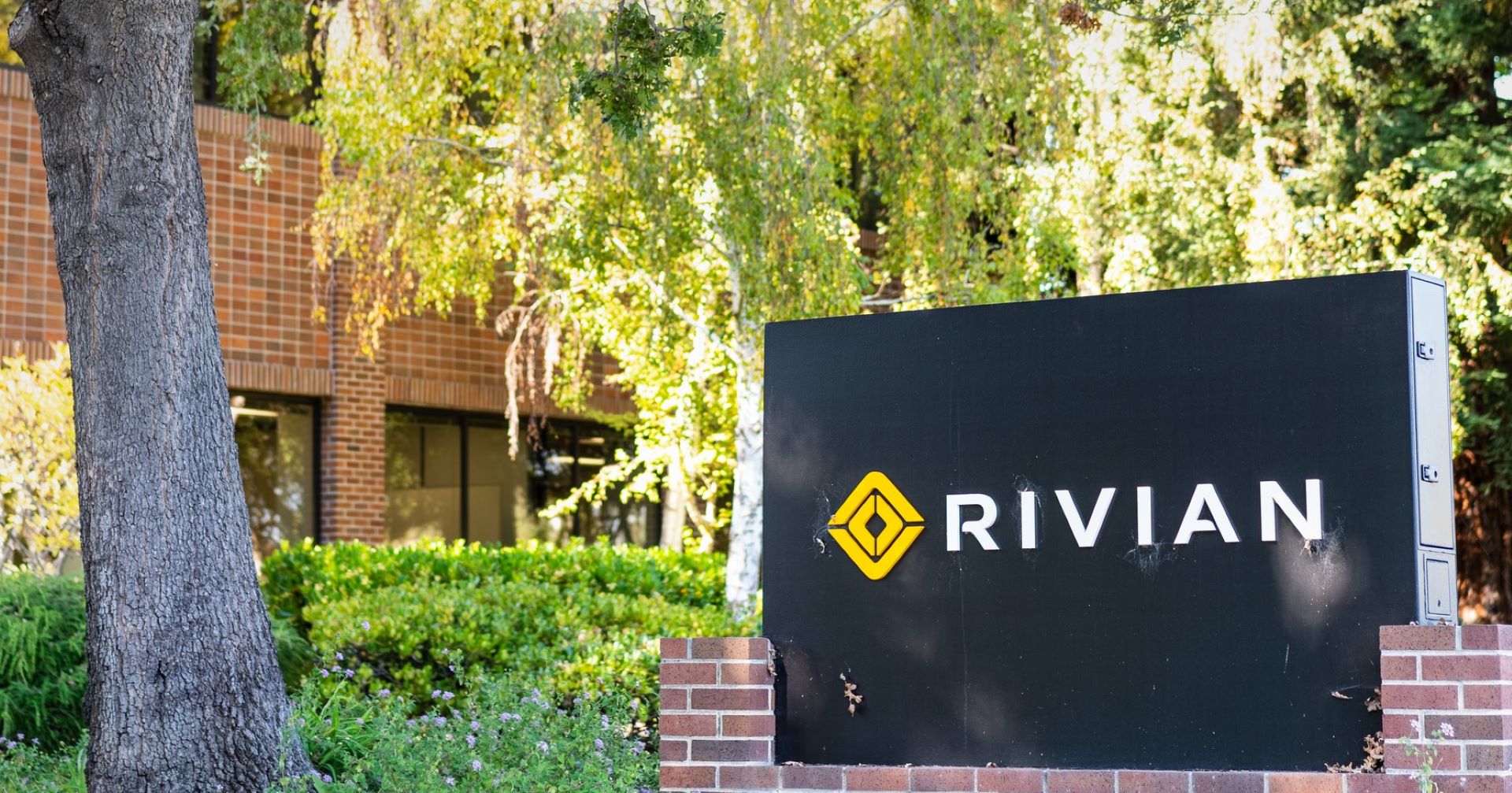 Rivian makes major pivot from trucks after dismal 2022