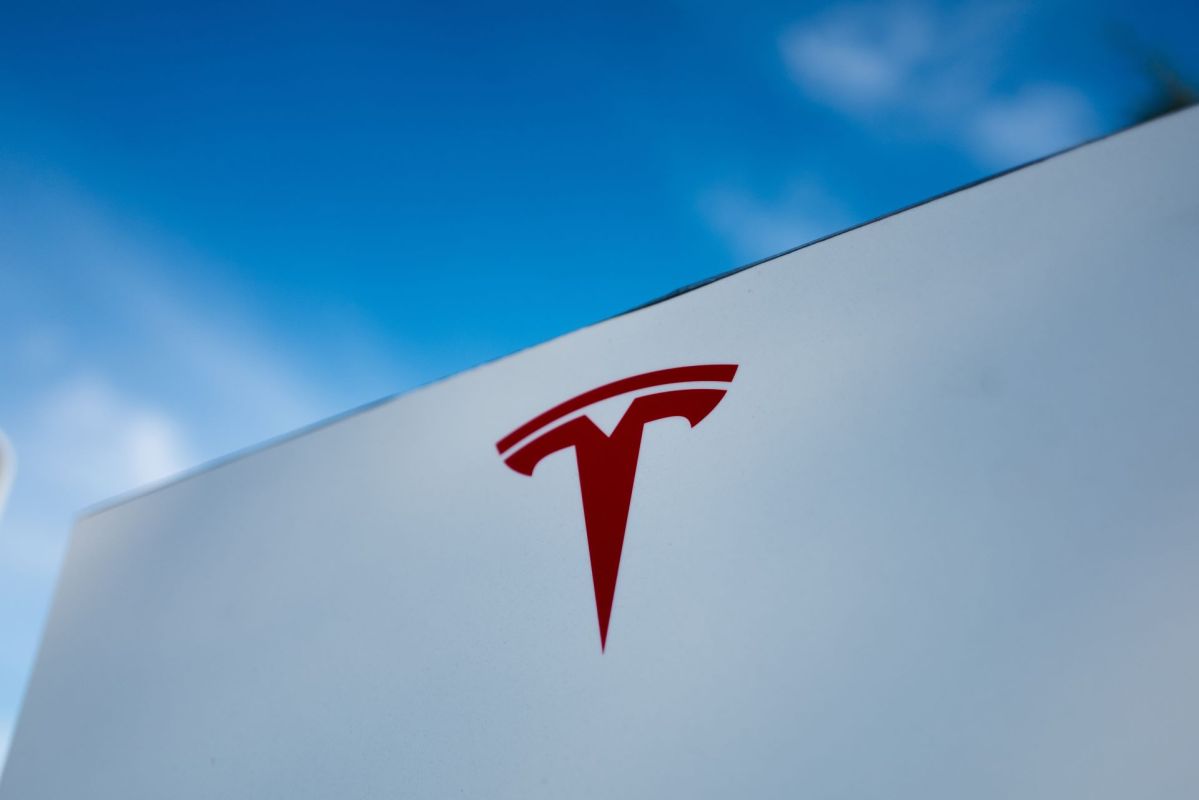 Elon Musk expand Tesla's car production