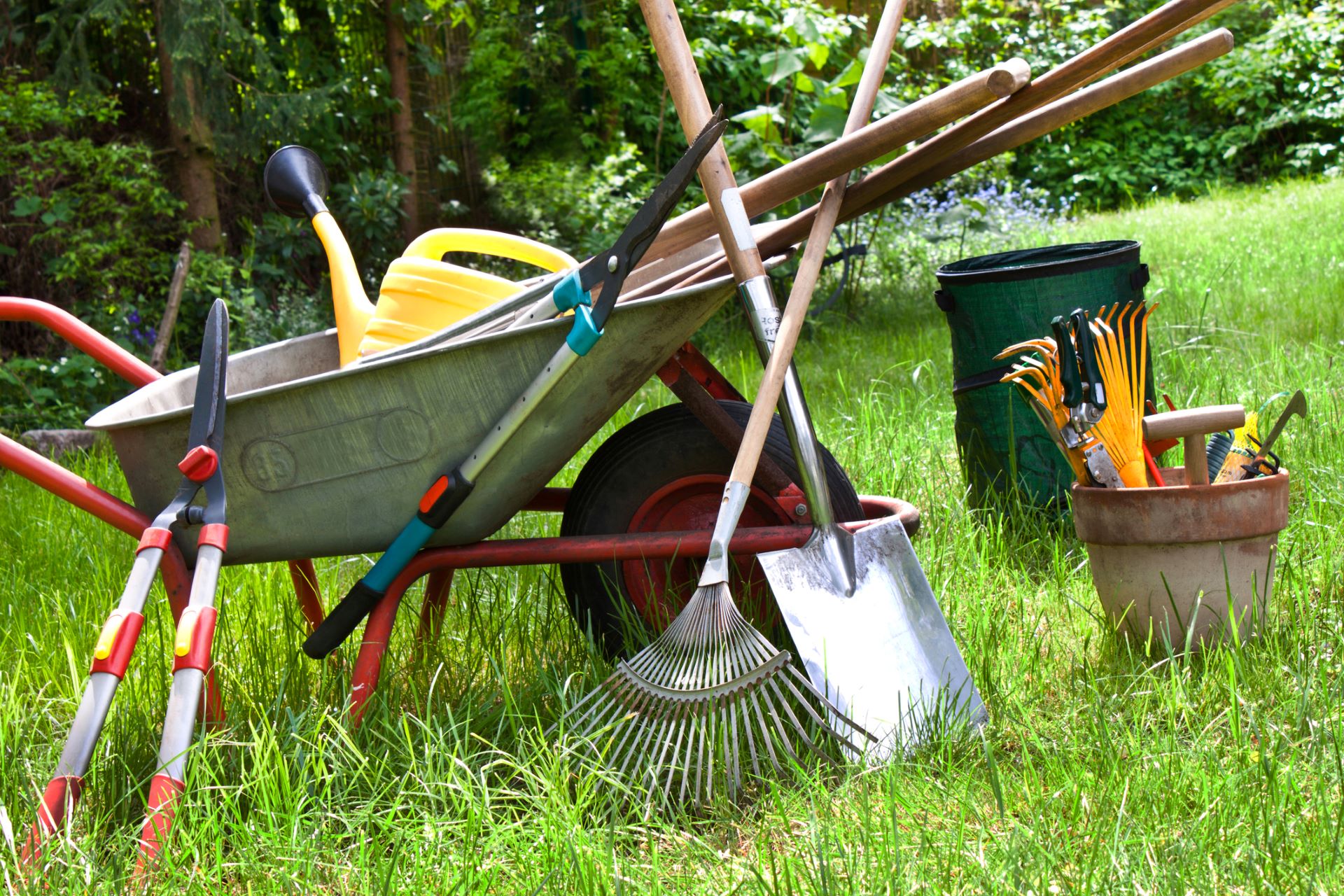 Yard transformation, Garden tools