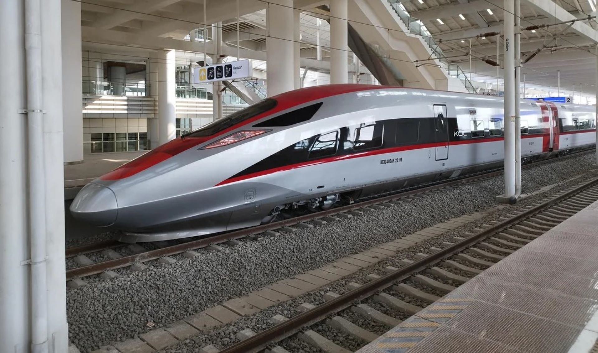 Passenger shares unbelievably fast travel experience aboard new Indonesian-Chinese high-speed train: 'The population is calling for it'