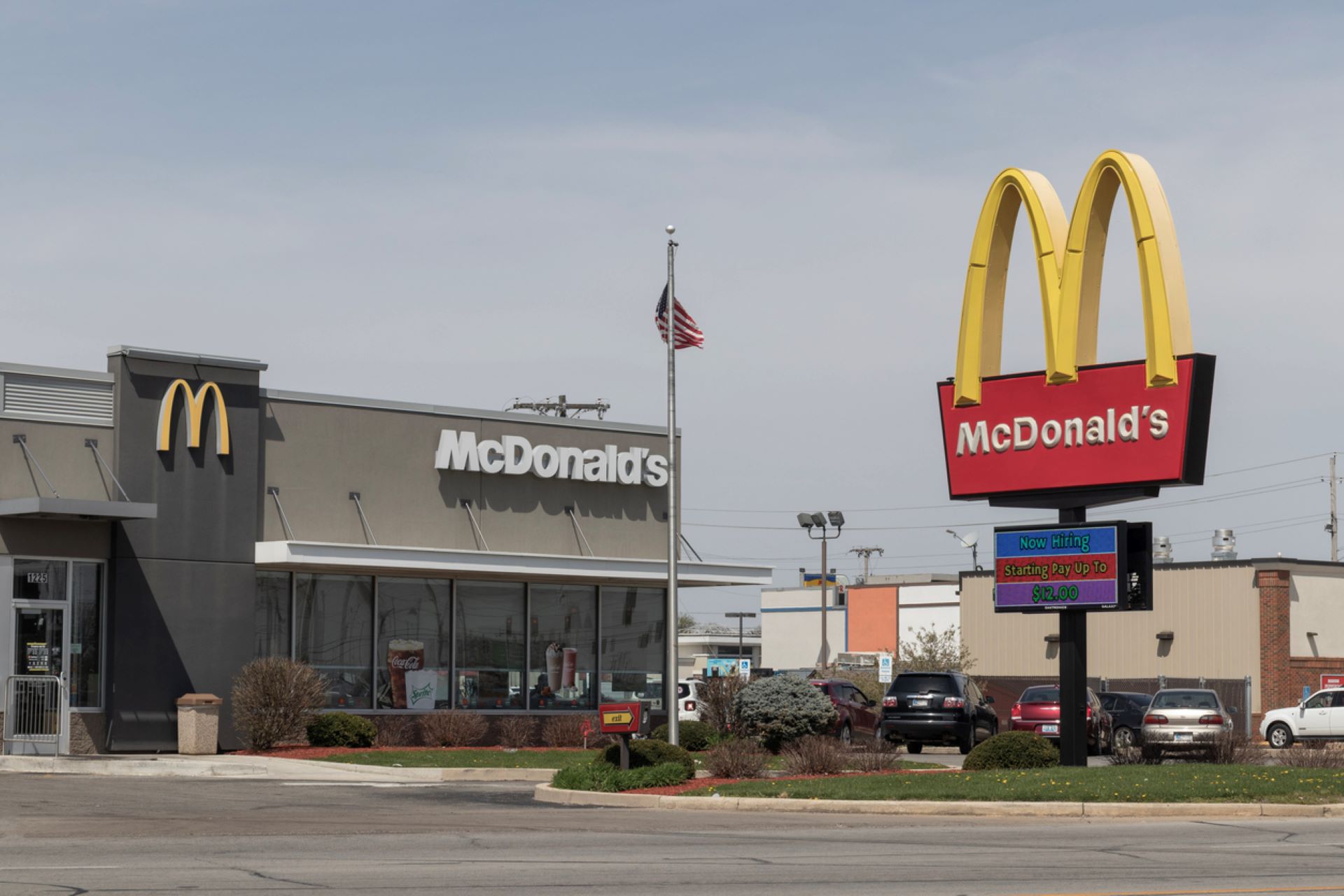 McDonald's worker sparks outrage with 'infuriating' image of online food orders: 'This should be illegal'