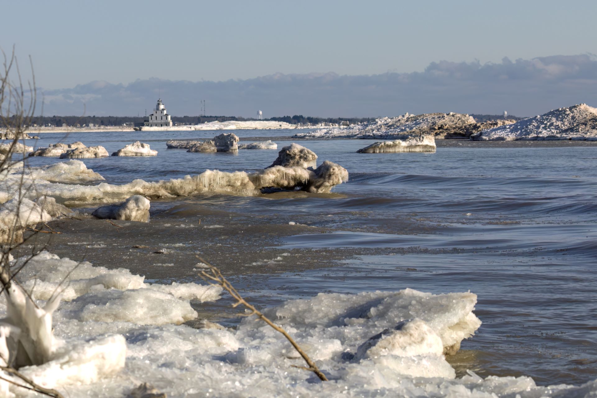 The number of concurrent years of low ice aligns with consistently warmer global temperatures.