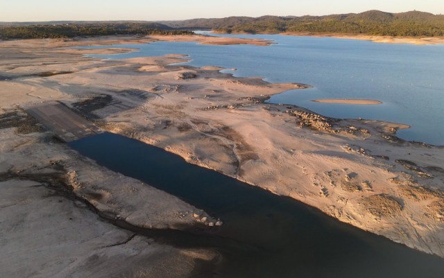 This trend can lead to sinking land, seawater that contaminates coastal aquifers, streams that leak, and wells that run dry.