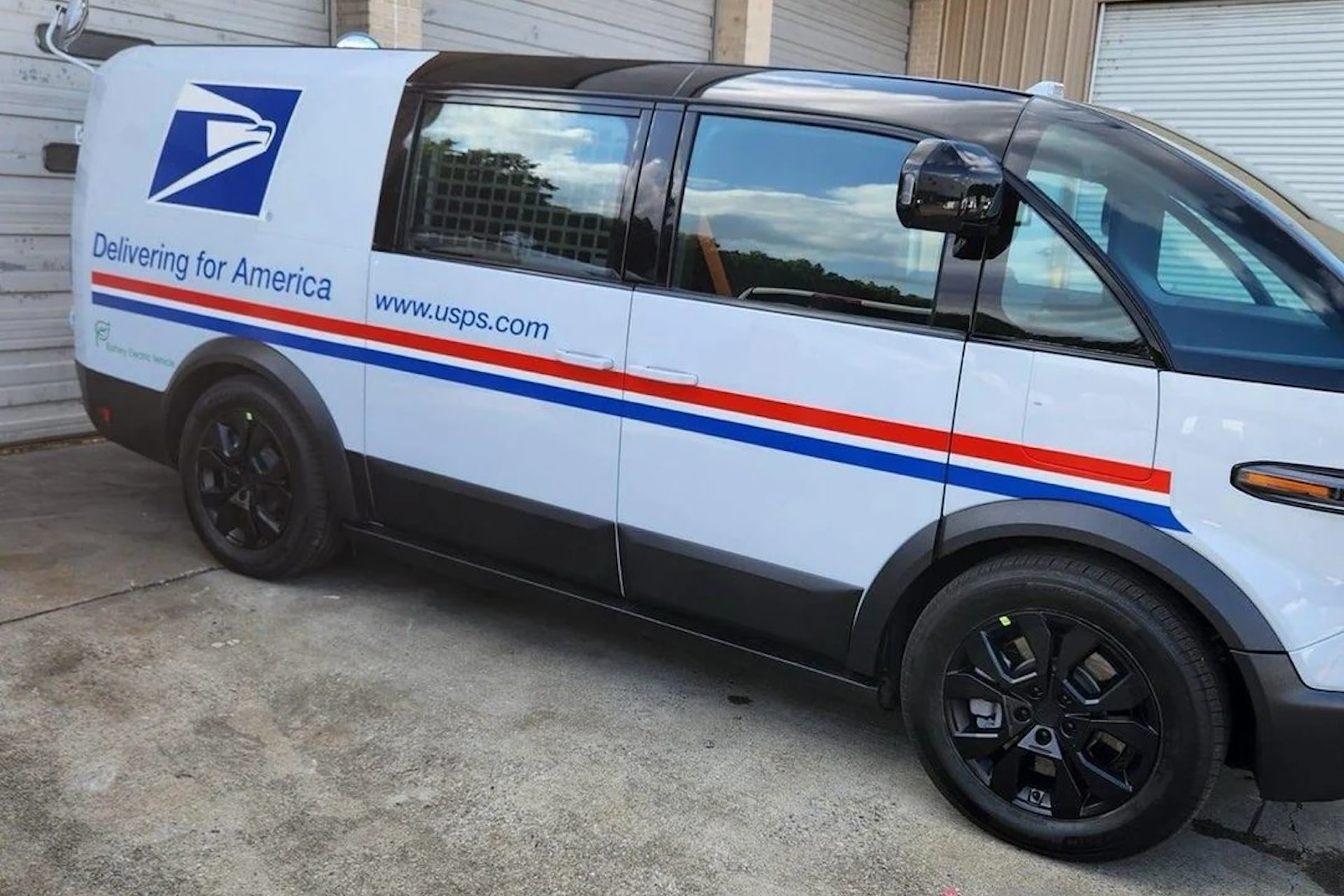 Resident snaps photo of new customized electric delivery van for United ...