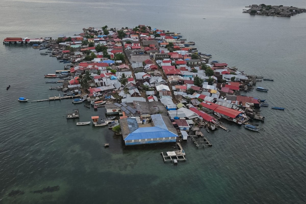 "It is almost certain that all the islands will have to be abandoned by 2100."