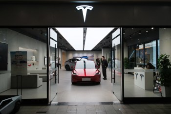 While all batteries in EVs experience capacity degradation, companies like Tesla are working to increase battery longevity.