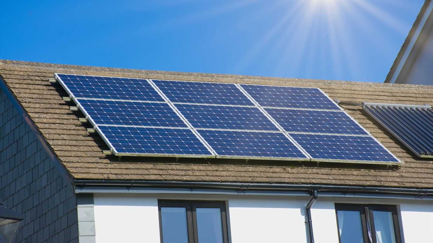 New study finds solar panels save homeowners $700 per year including installation costs — and even more in these states