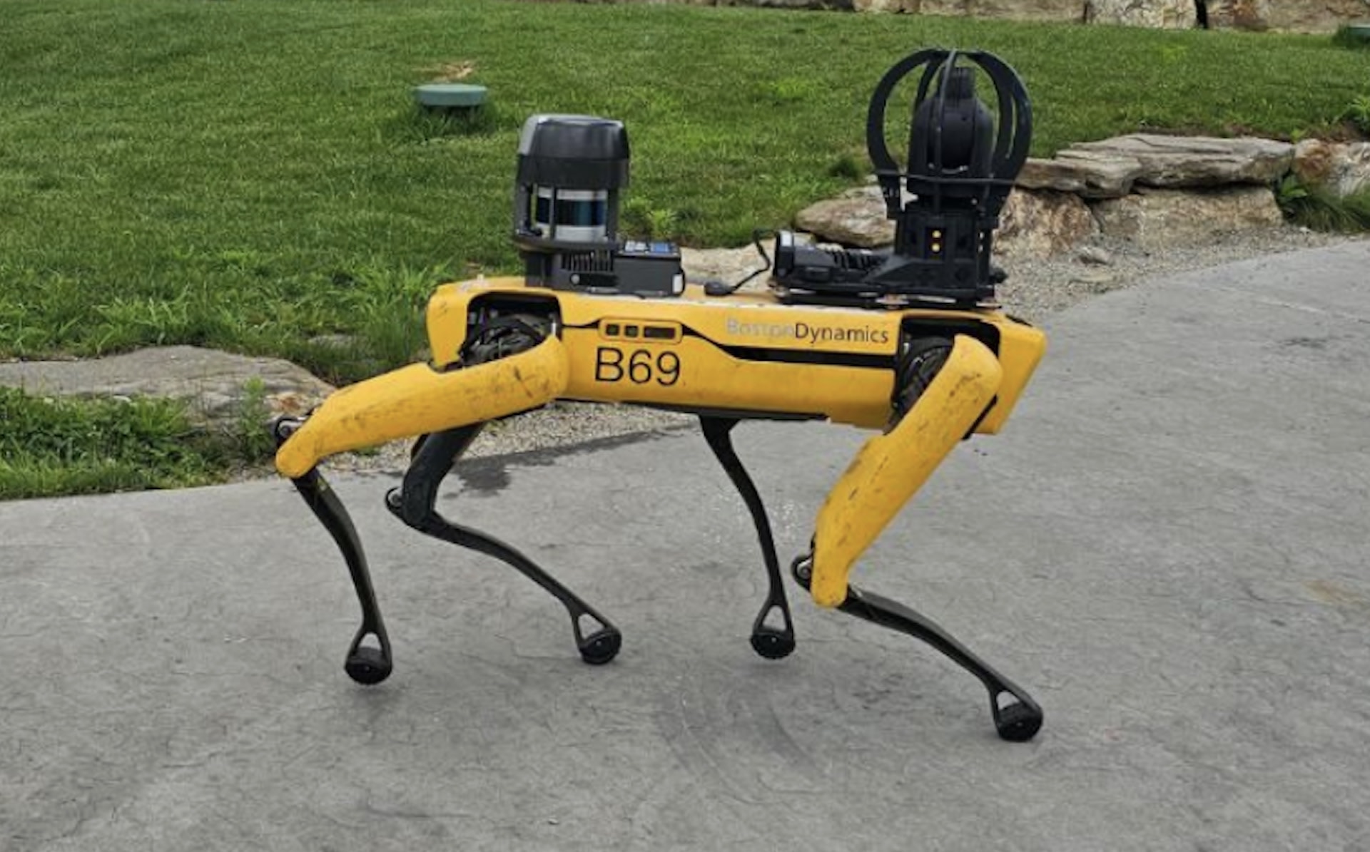 The researchers tested their robot in two settings: a raised garden bed and a cotton field.