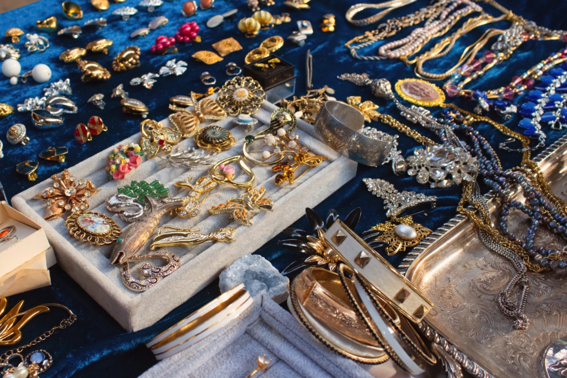 By purchasing secondhand, you are giving items new life and helping reduce the environmental impact of the jewelry industry.