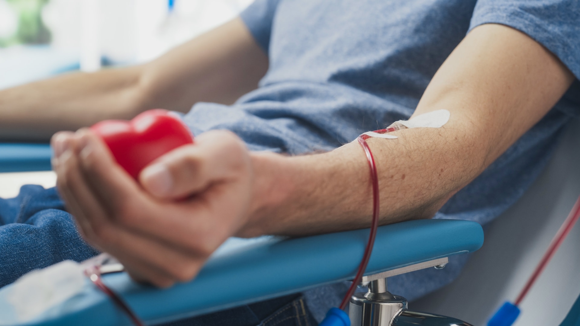 The national blood inventory plummeted by more than 25% in just one month.