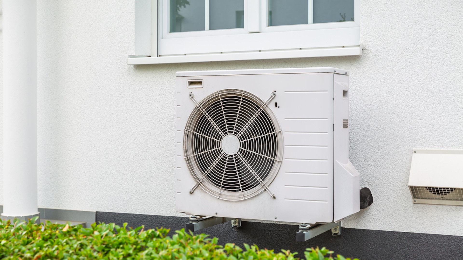 If you’ve been considering upgrading your home’s heating system, now is the perfect time to explore the benefits of a heat pump.