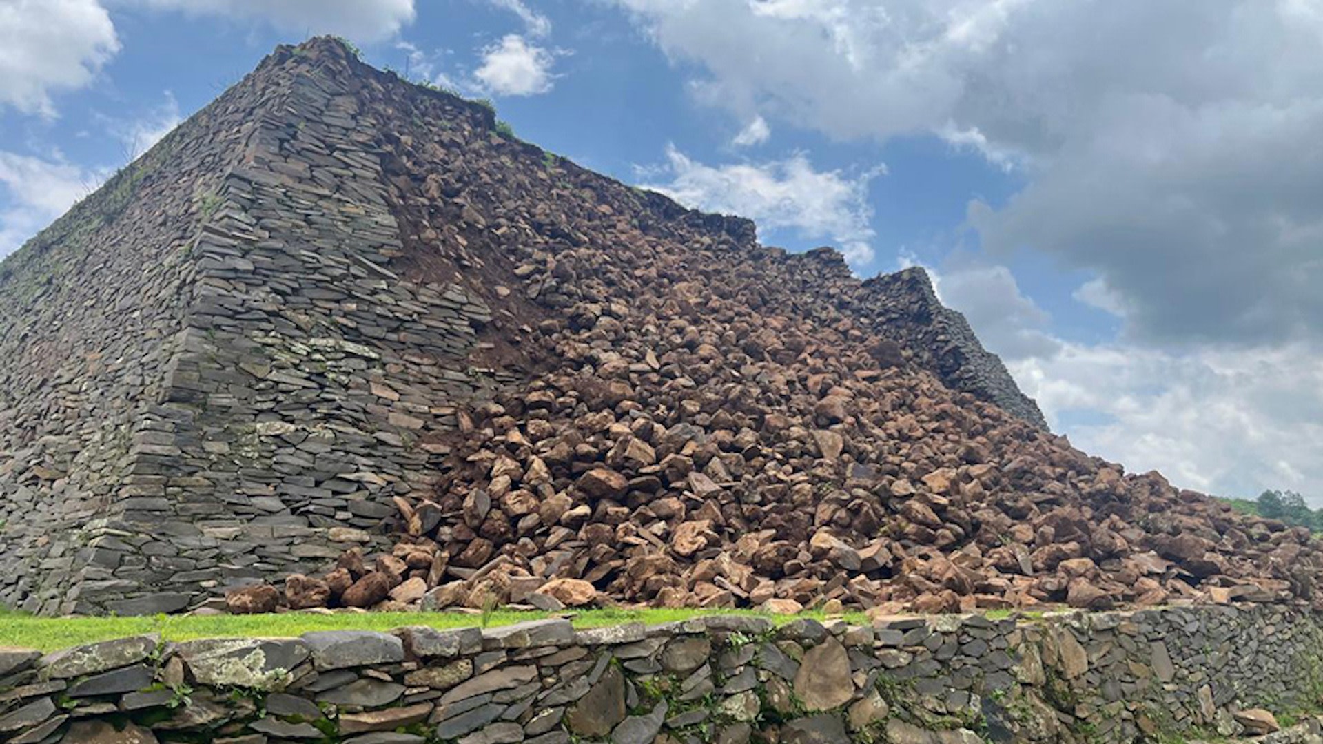 The pyramid is located at the Ihuatzio Archaeological Zone, which contains some of the most well-preserved pyramids, monuments, and ceremonial centers of the Michoacán Kingdom civilization.