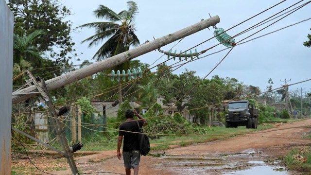 After both Hurricane Oscar and the following storms, Category 3 storm Hurricane Rafael passed through Havana on the western coast.