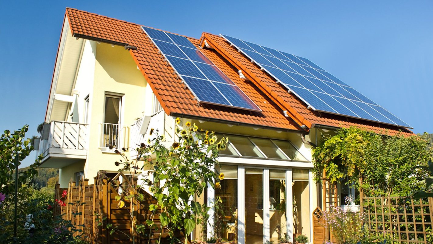 Can you afford solar panels? This free tool breaks down all the discounts, rebates, and tax credits you can get