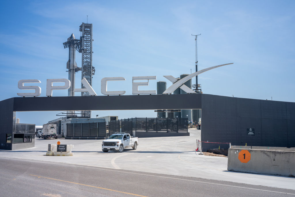 It seems SpaceX is actively greenwashing its activities.