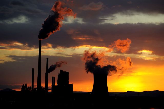 Smoke billowing from a coal plant.