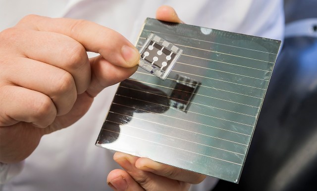 "The device structure ... represents the most simplified architecture in the current field of perovskite solar cells."