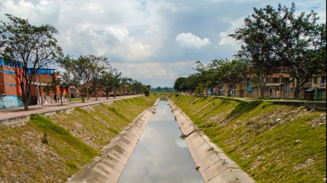 Water running through Bogotá .