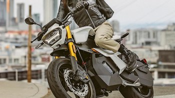 The result? A price tag of $6,495, less than half the cost of similar electric motorcycles.