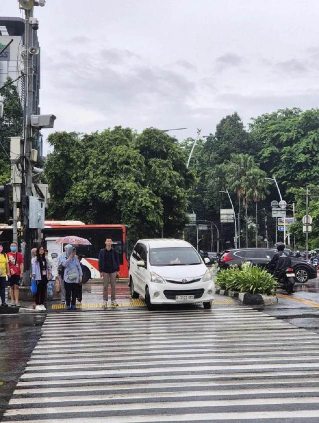 crosswalk blocking